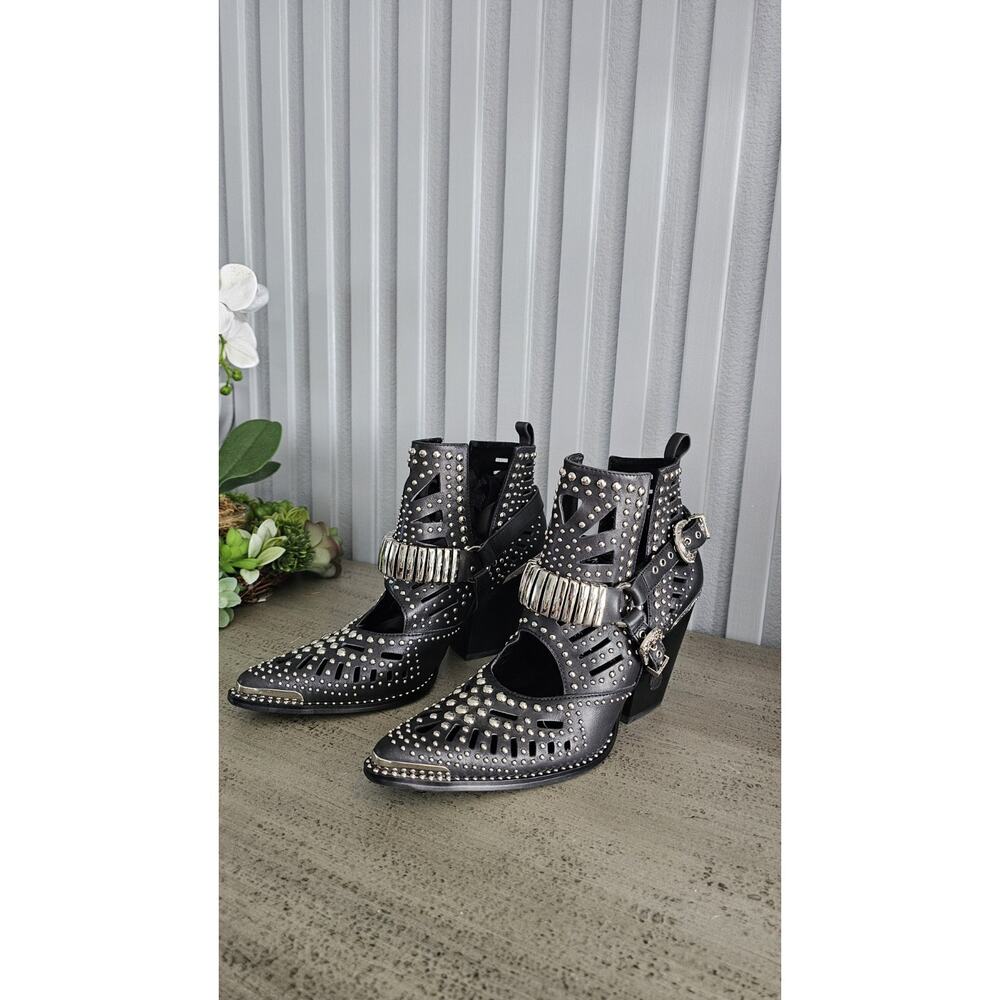 Jeffrey Campbell NWOT Wylie Valdosta Black Cutout Studded leather Ankle Boot
